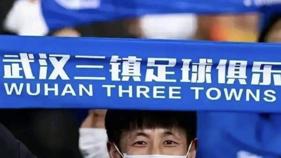凭借喜剧被大众所熟知的鄂靖文，虽然如今接戏的类型越来越多样，戏路越来越广，但对她而言喜剧仍然是非常特别的存在。
